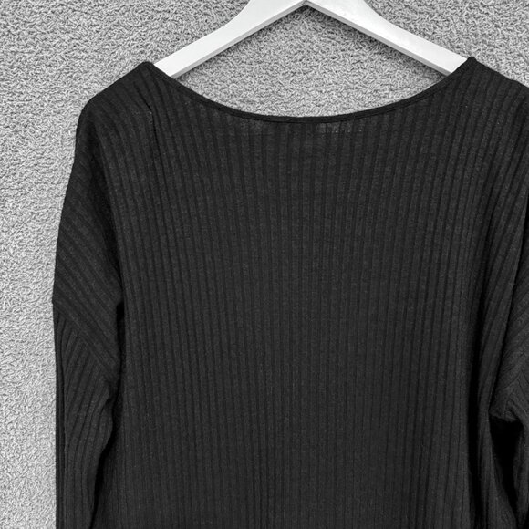 GAP Relaxed Ribbed V-Neck Long Sleeve T-Shirt - Picture 6 of 8